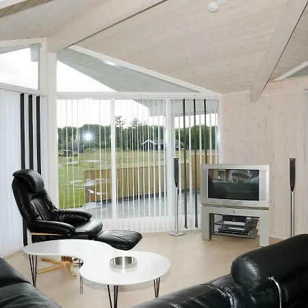 Nyaraló Three-bedroom Holiday In 1