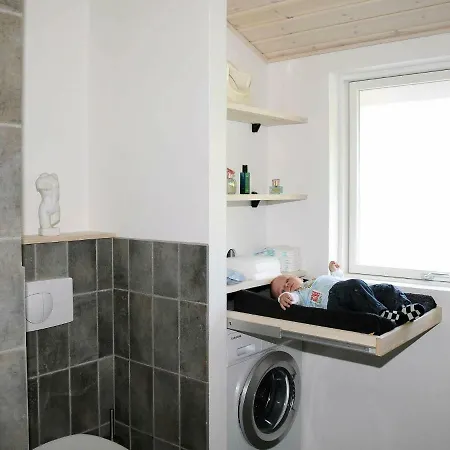 Three-bedroom Holiday In 1 *